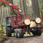 Traktorová vyvážečka na dřevo AGA LV10 s hydraulickou rukou AL 585