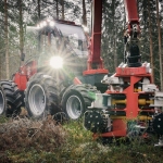 Harvestor Nisula N5 s harvestorovou hlavicí Nisula