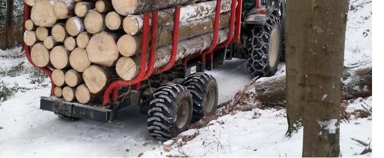 Traktorová vyvážečka na dřevo AGA LV10 s hydropohonem